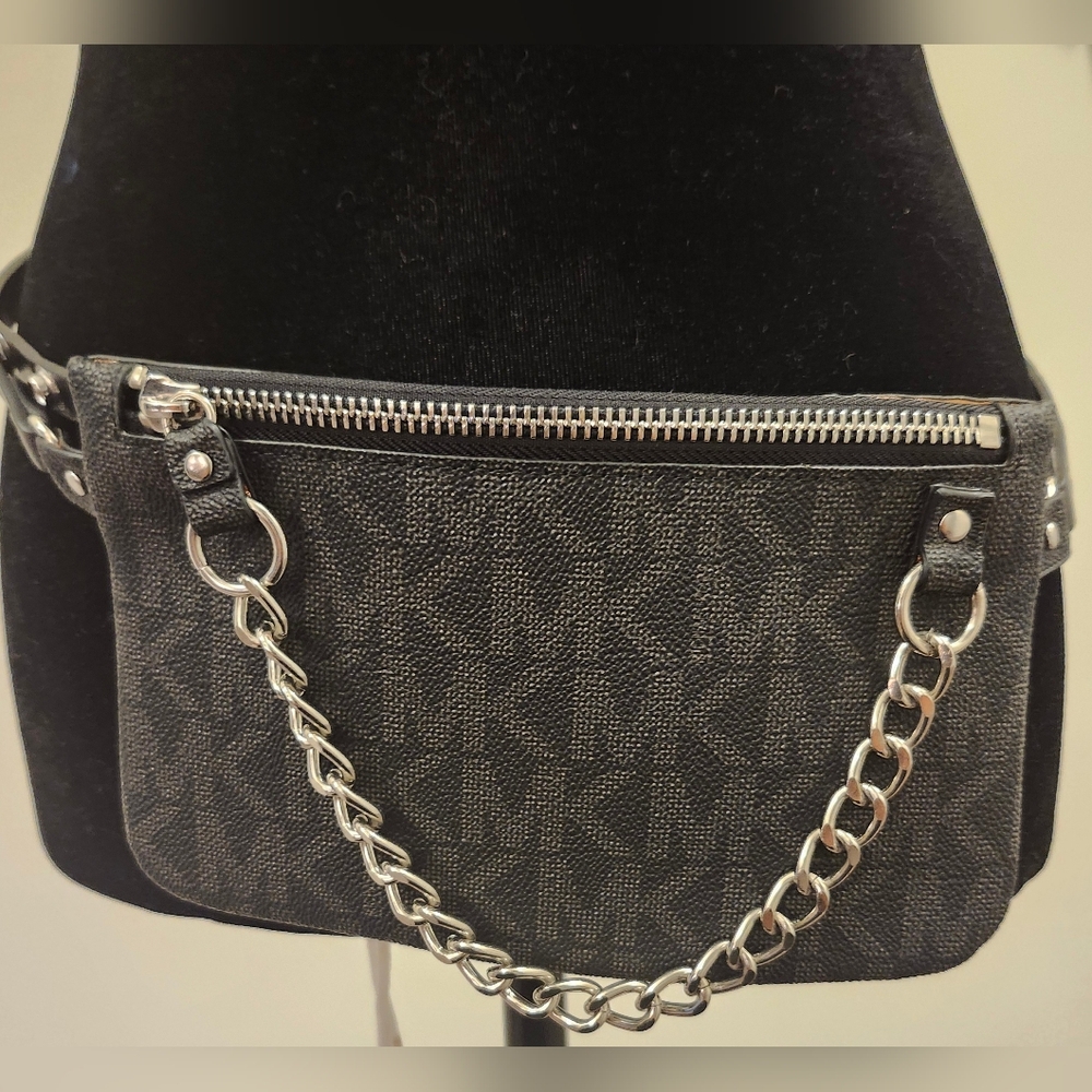 LOW START Michael Kors Signature Chain Crossbody (Fannypack) Bag - Picture 2 of 8